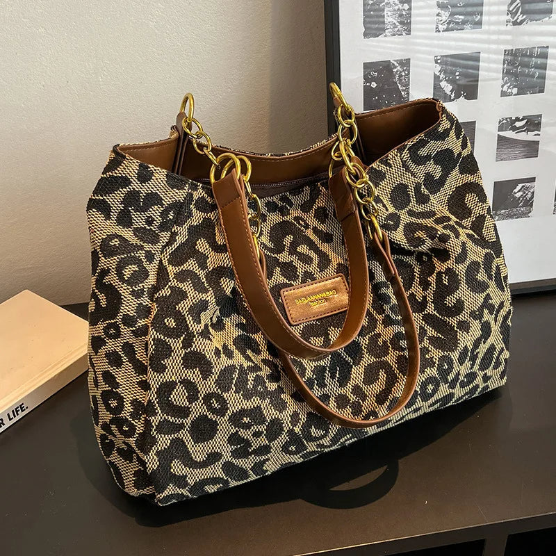 CASEY | LEOPARD PRINT HANDBAG