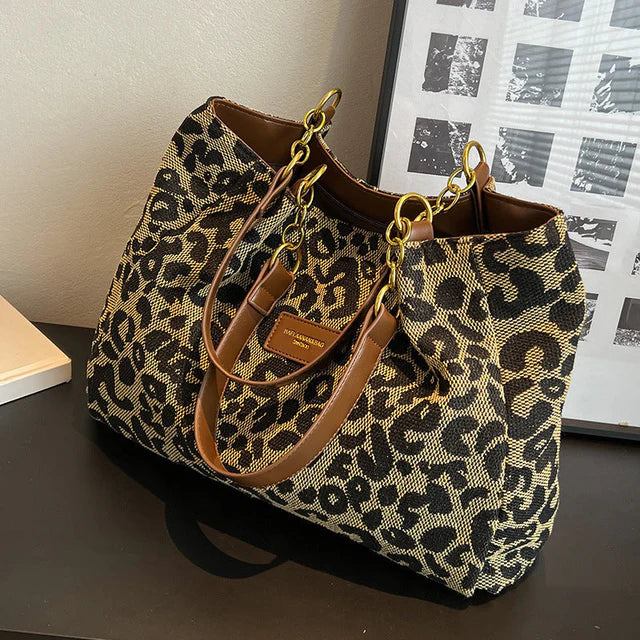 CASEY | LEOPARD PRINT HANDBAG