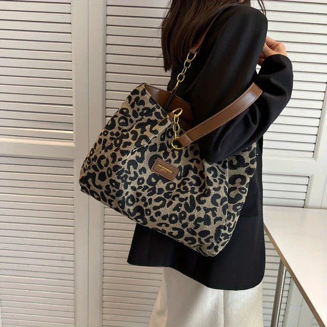 CASEY | LEOPARD PRINT HANDBAG