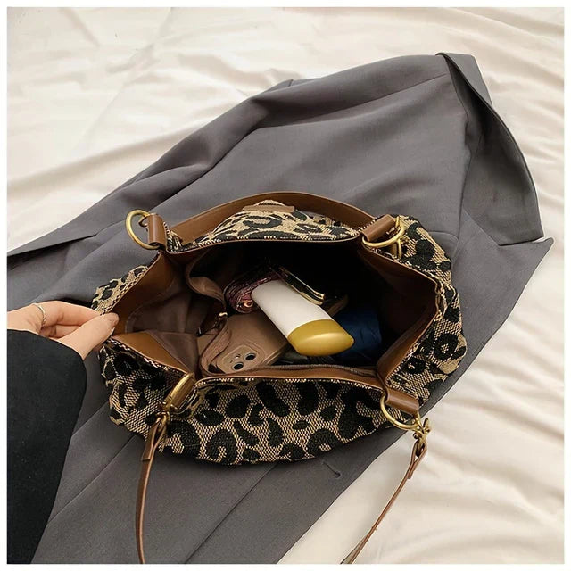 CASEY | LEOPARD PRINT HANDBAG