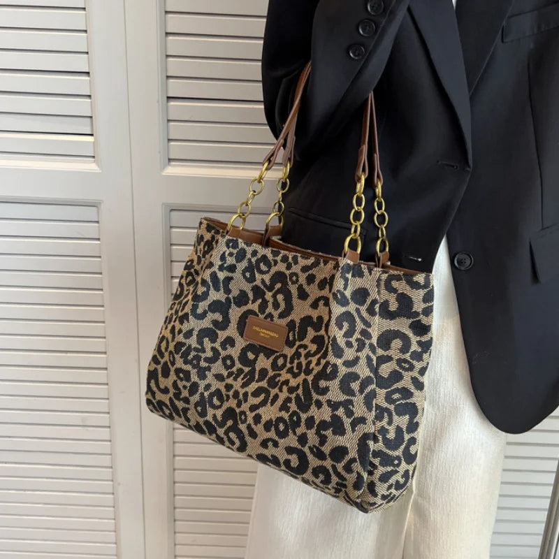 CASEY | LEOPARD PRINT HANDBAG