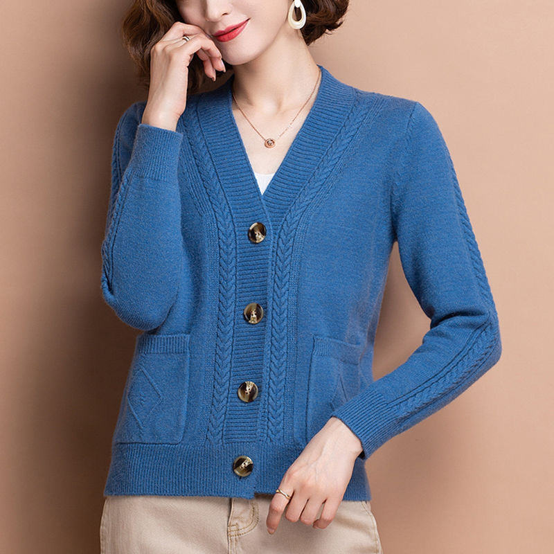 HELEN | CLASSIC V-NECK CARDIGAN