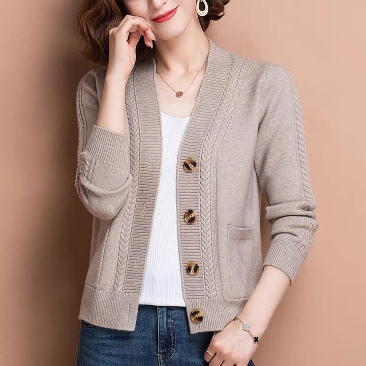 HELEN | CLASSIC V-NECK CARDIGAN